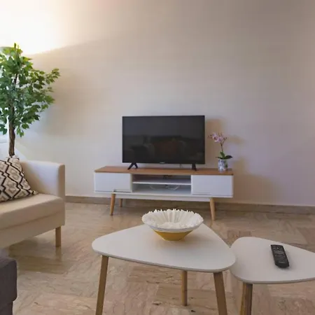 Maxbnb - Mourillon - 90m De La - T2 45m2 - Parking Public Gratuit 800m-1300 Places * Toulon