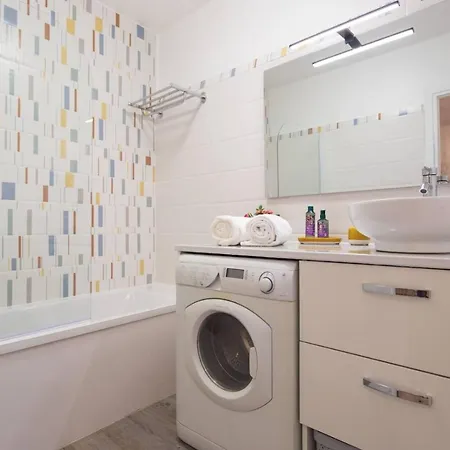 Maxbnb - Mourillon - 90m De La - T2 45m2 - Parking Public Gratuit 800m-1300 Places Toulon